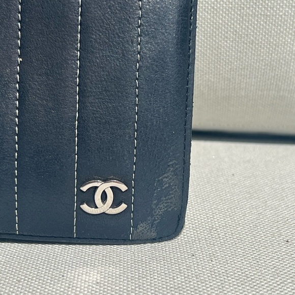 RARE Chanel Striped Bi-Fold Wallet - Picture 3 of 16